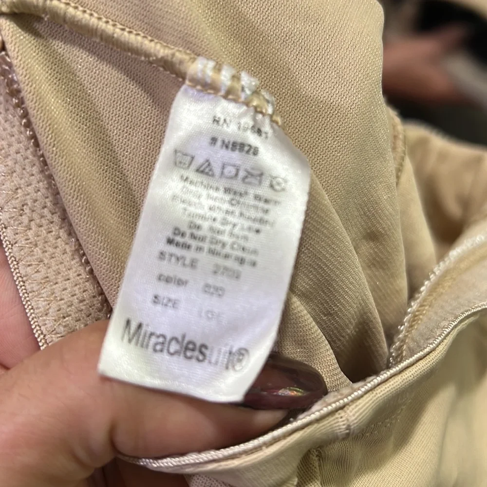 Bundle of three different body slimming shape wear undergarments all size large - Picture 10 of 10